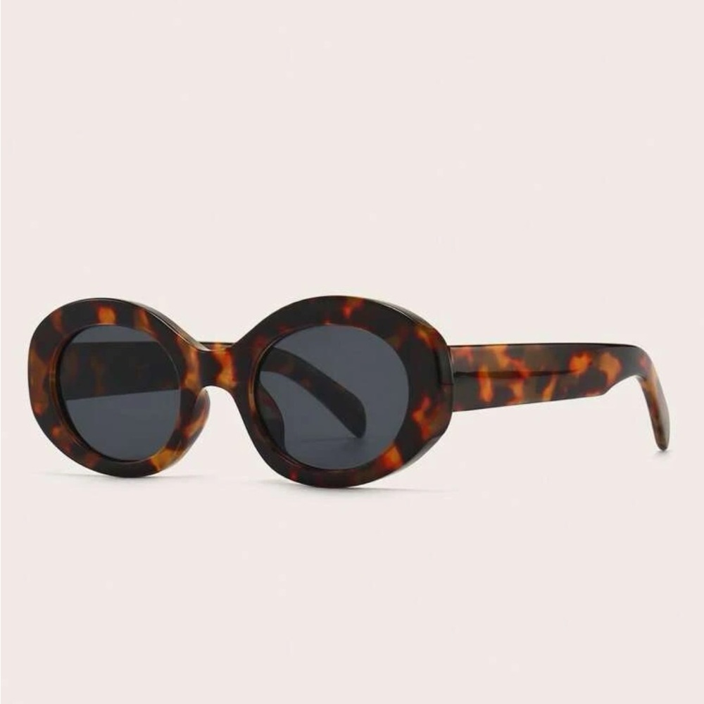 Chic Tortoise Acrylic Framed Oval Sunglasses OS New